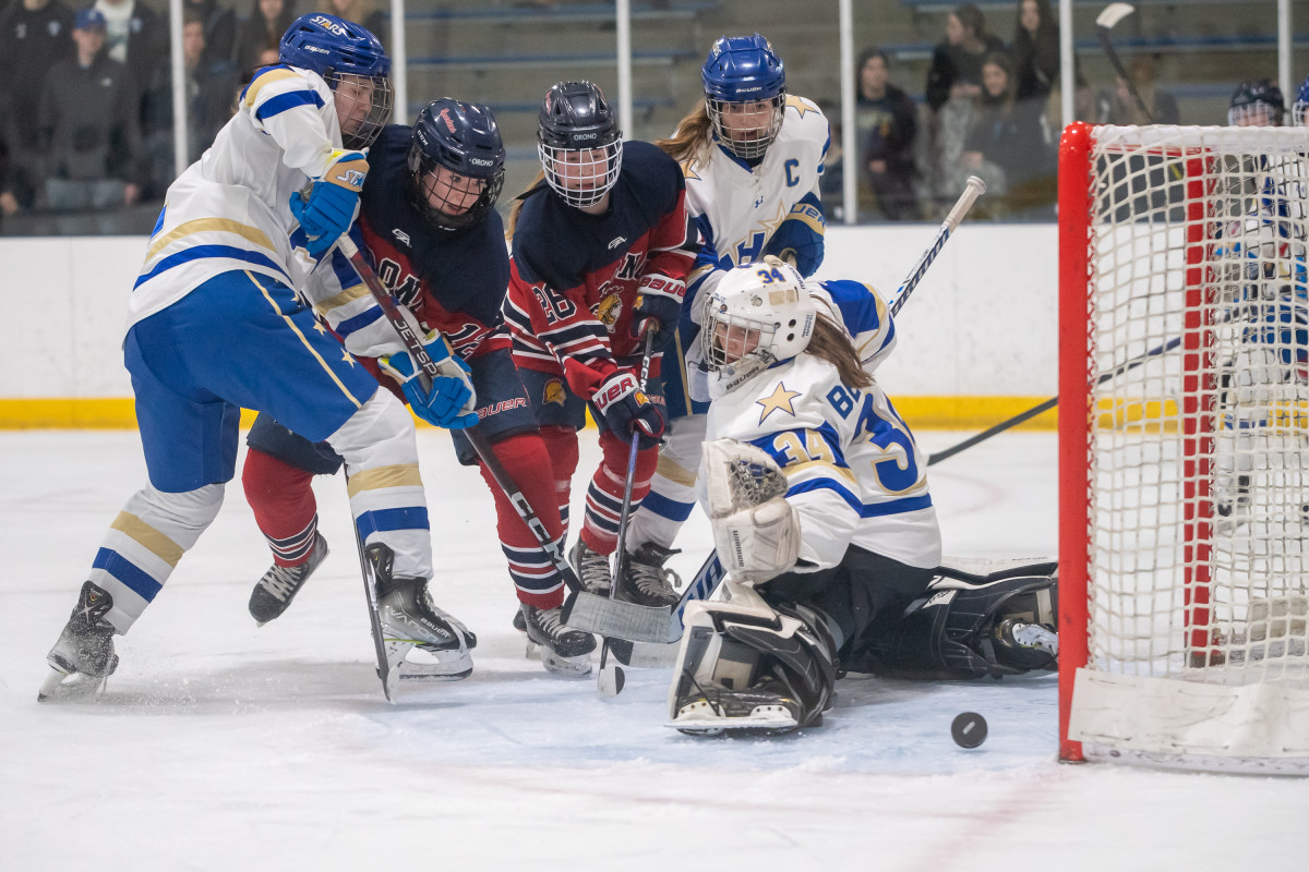Orono girls vs Holy Angels Feb17-23 Earl Ebensteiner11